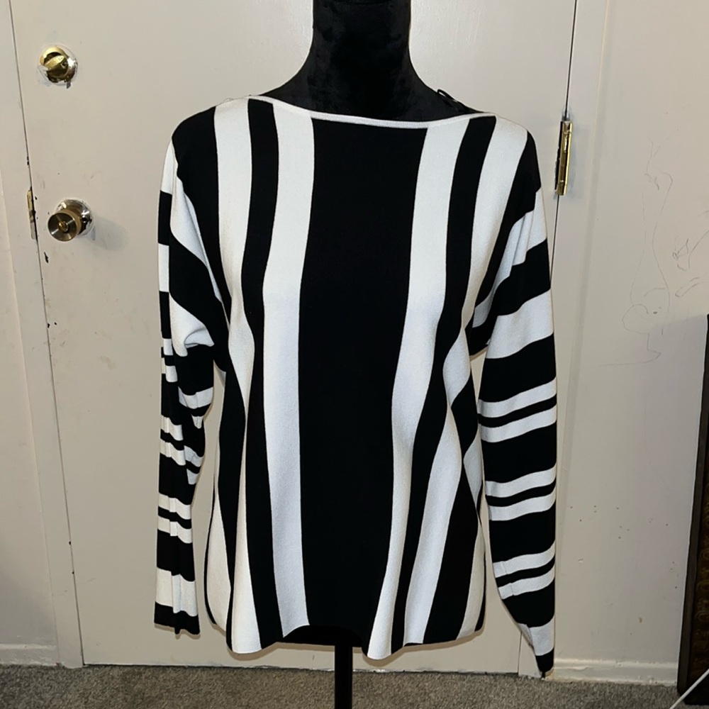 Large Black/ White stripe long sleeved light weight sweater.